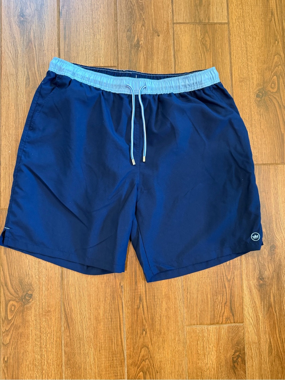 Peter Millar Navy Swim Trunks 8” pockets with Light Blue Waistband / men’s xl